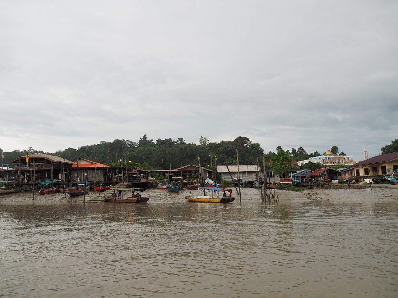 1-Kuching-river-P1230154