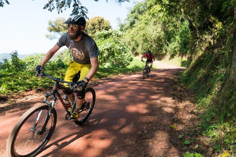 Downhill-in-het-Bwindi-park.
