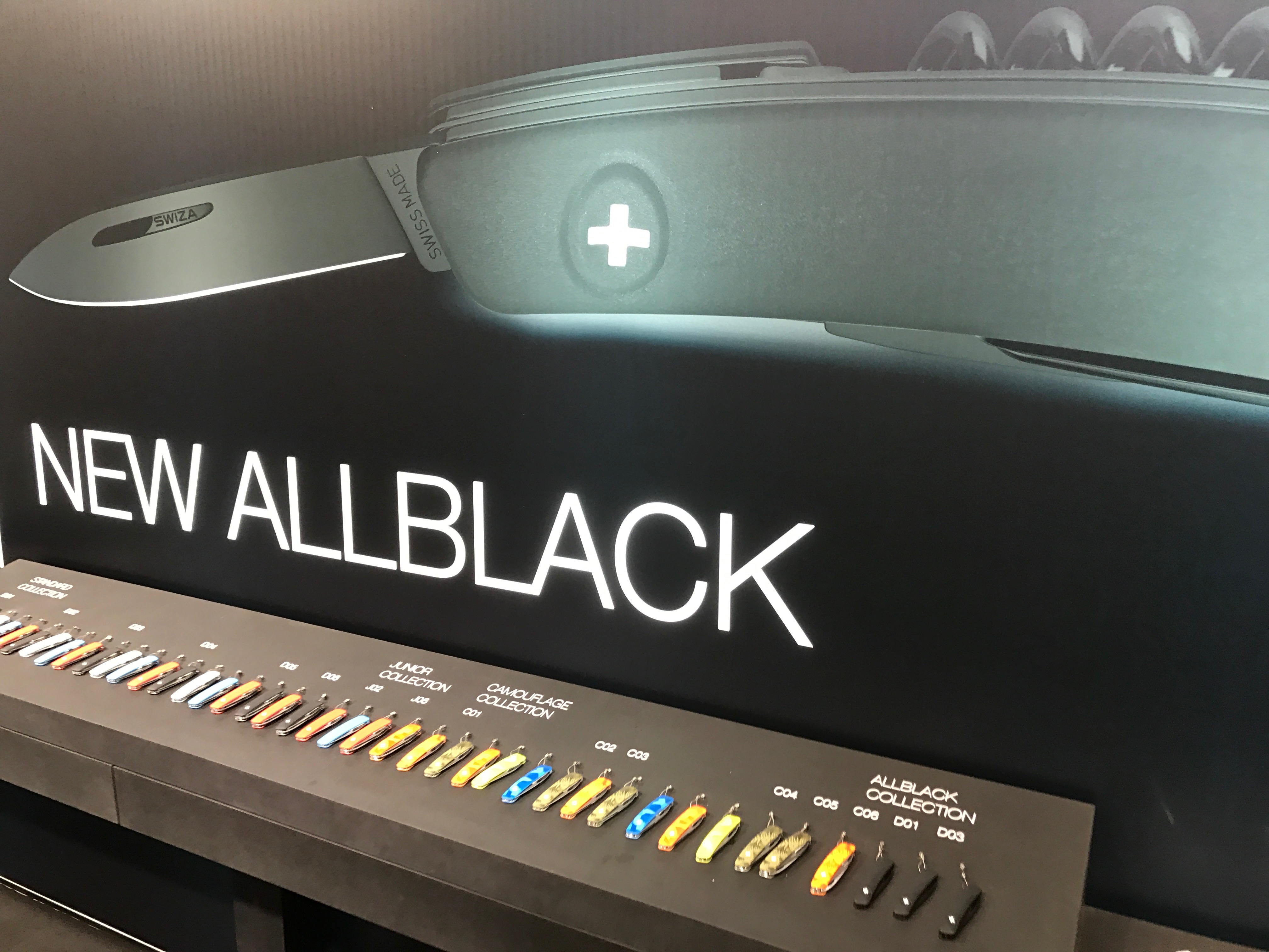 SWIZA-MESSEN.-MEER-KLEUR.-EN-NU-OOK-ALL-BLACK