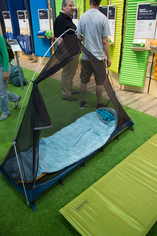 Thermarest-kleinste-tent-op-de-beurs