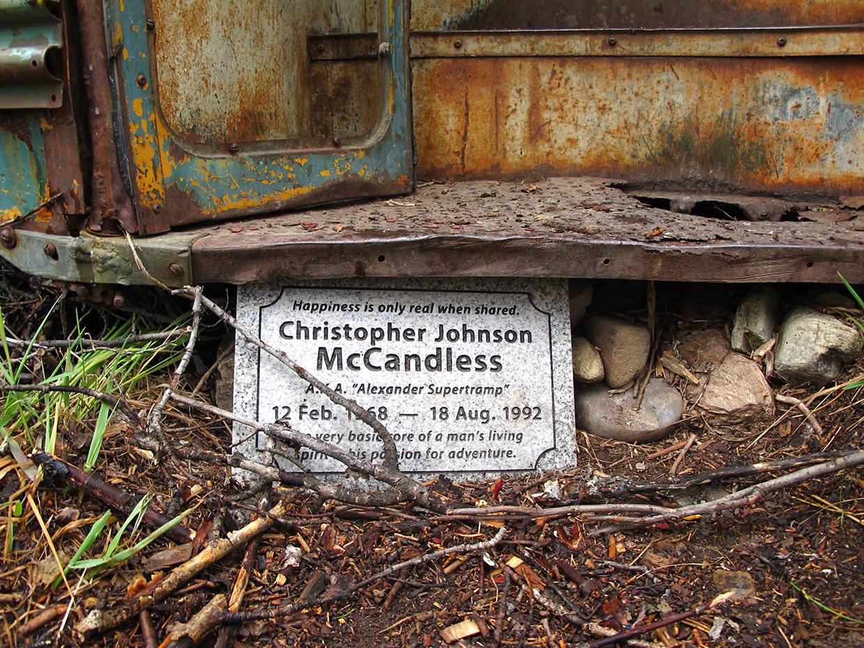 Into-the-Wild-Alexander-Supertramp-memorial