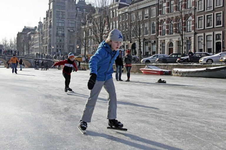 Schaatsen in Nederland - Keizersgracht Amsterdam