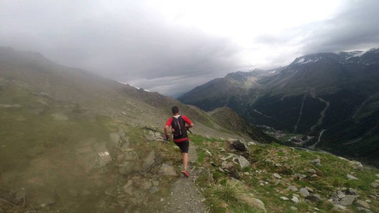 Fiets of trailrun de berg op tijdens de Ortler Mountain Challenge voor ALS
