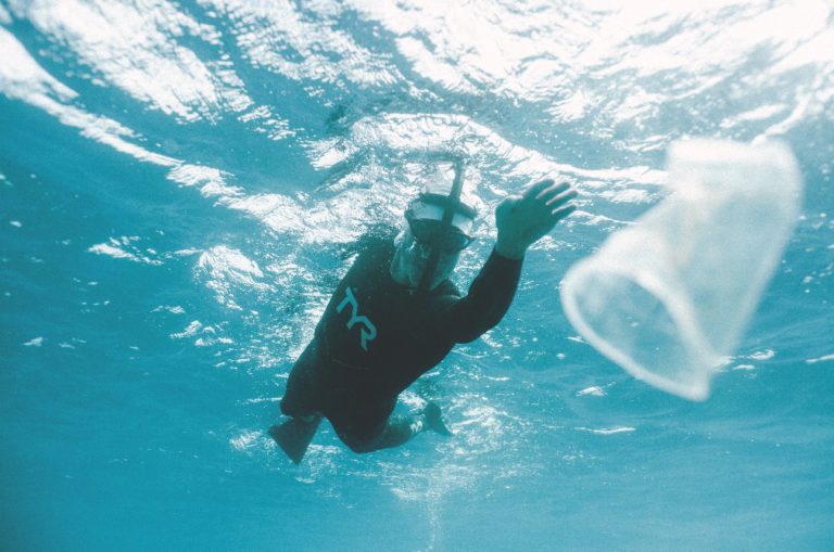 Ben Lecomte zwemt 100 dagen tijdens Icebreaker Vortex Swim
