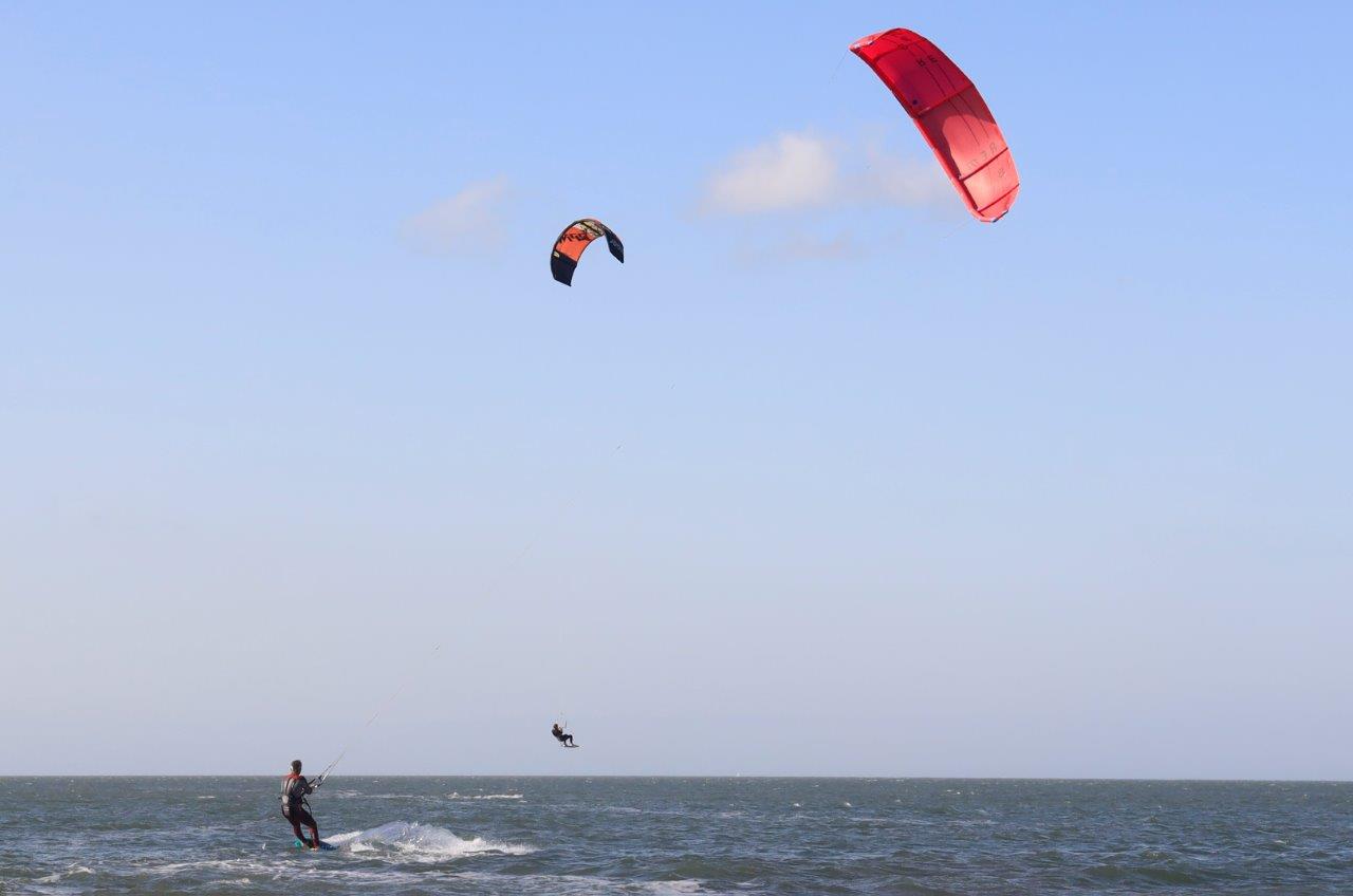 Wind- en kitesurfen in Zeeland: ‘DAMned’ goed!