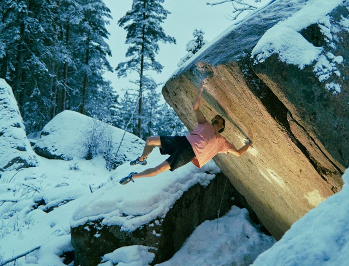 Belg Simon Lorenzi eerste klimmer die drie van de moeilijkste boulders voltooit